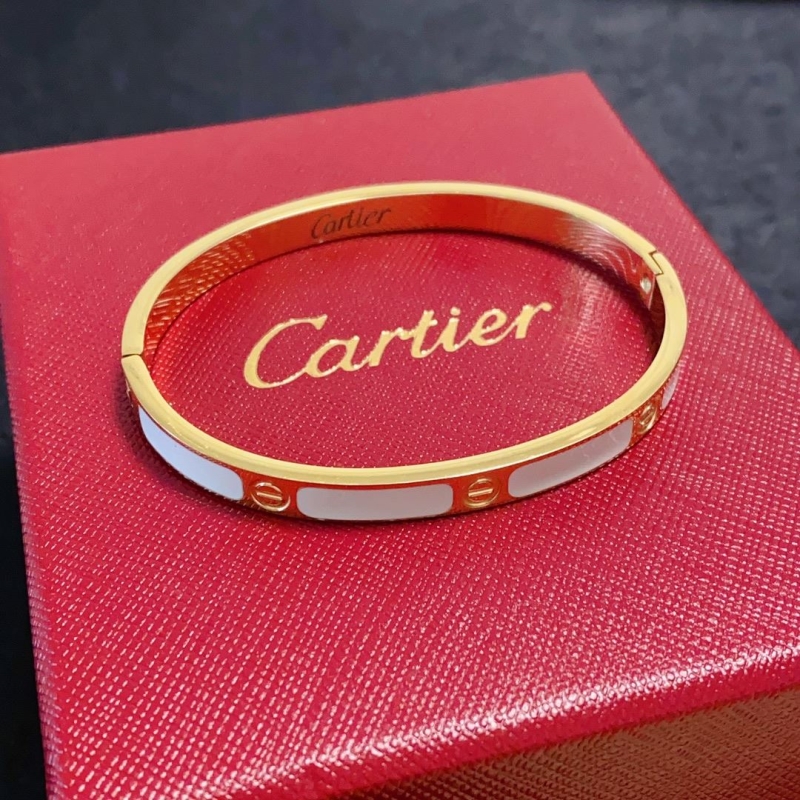 Ca*t1er bracelets